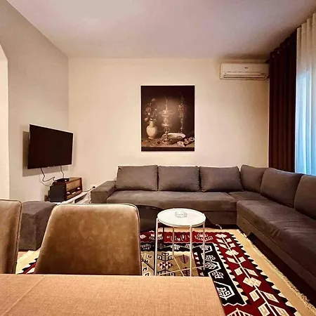 Zarlett House, Pazari Ri ,villa With Garden,parking 펜션