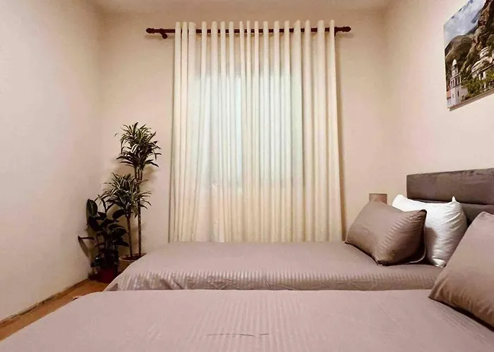 Zarlett House, Pazari Ri ,villa With Garden,parking * Tirana