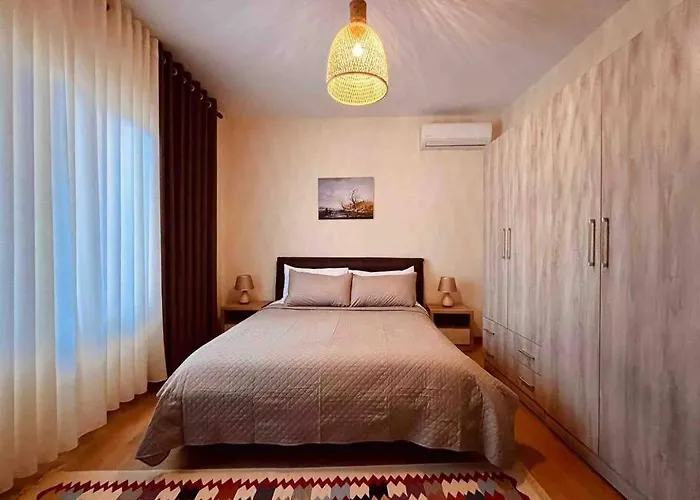 Ferienhaus Zarlett House, Pazari Ri ,villa With Garden,parking