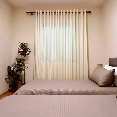 Zarlett House, Pazari Ri ,villa With Garden,parking * Tirana